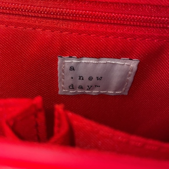 NWT A New Day Shoulder to Crossbody Quilted Red with Gold Chain Detail Bag - Picture 16 of 16